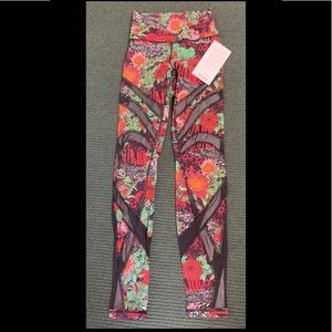 NWT Lululemon Wunder Under Tech Mesh Size 4
